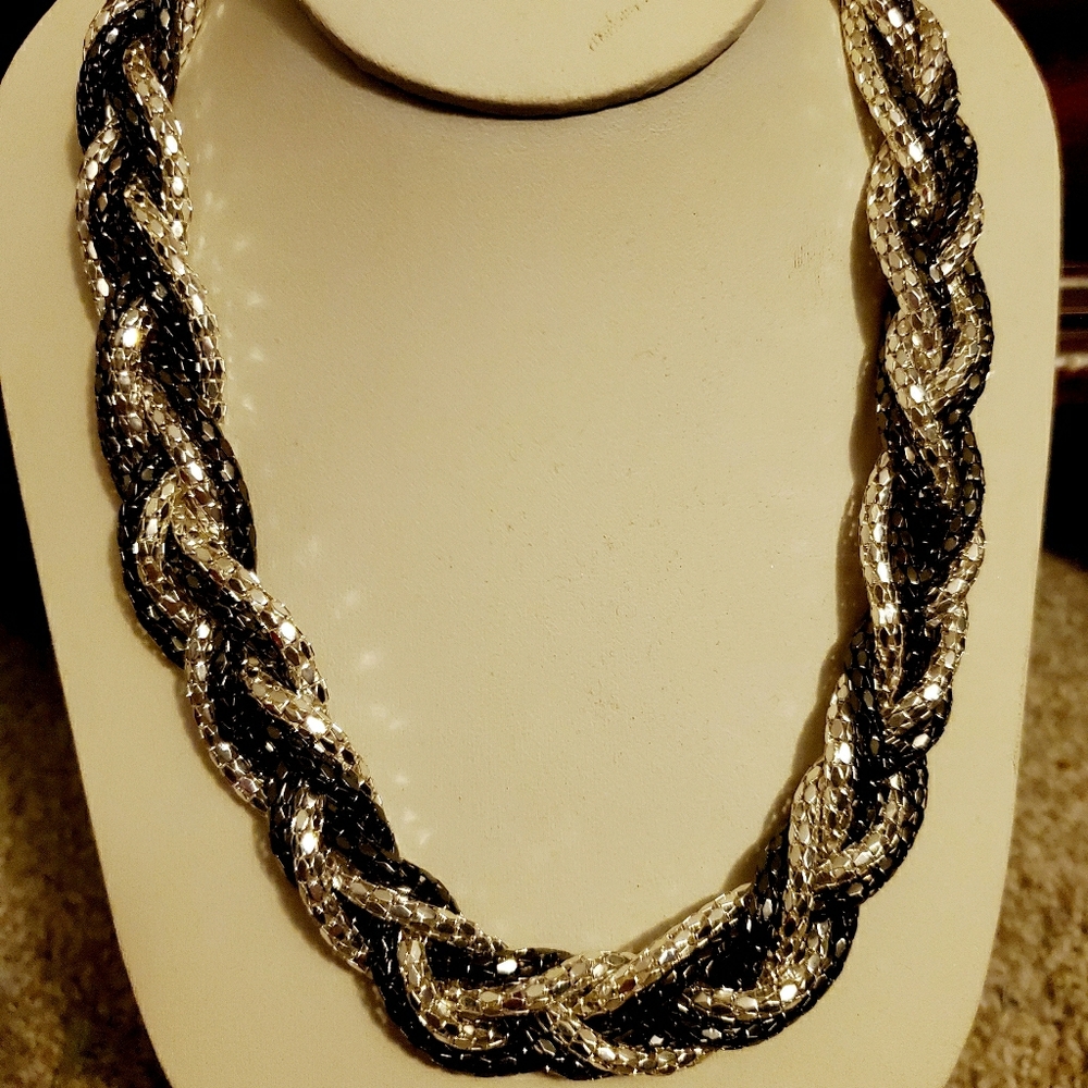 Beautiful Silver & Black Necklace